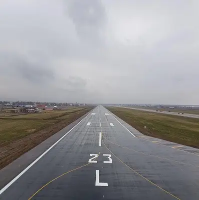 Искусственная взлетно-посадочная полоса в г. Алматы