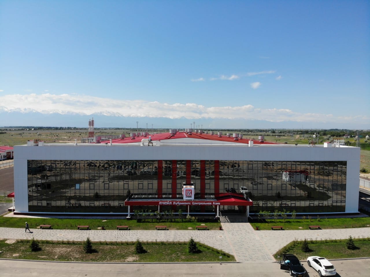 Завод по производству масло-смазочных материалов LUKOIL в Алматинской области